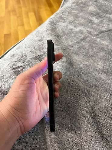 apple ipad 13: IPhone 15, 128 GB, Qara, Face ID — 5