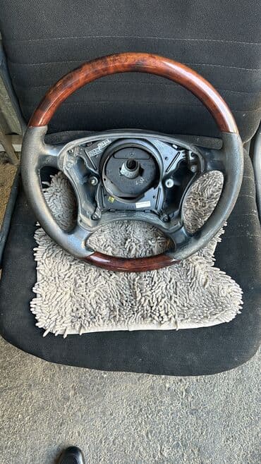 деревянный стол на кухню: Мультируль, Mercedes-Benz, 2004 г., Дерево, Б/у, Самовывоз — 1