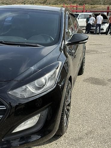 07 sekilleri peredok: Hyundai i30 1.6 dizel kenardan xoddanma var — 2