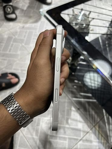 iphone 16 e satış: IPhone 16, Ağ — 5