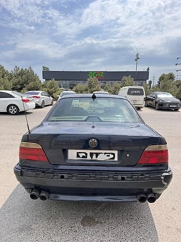 tesla model s: BMW 7 series: 3.5 l | 1996 il Sedan — 7