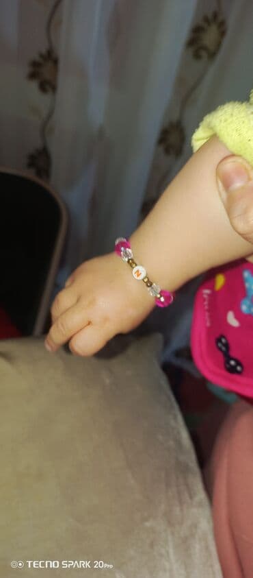 qizil bilerzik qiymeti: Uşaq üçün boncuk bilərziklər - Material: akril boncuklar, şəffaf — 9