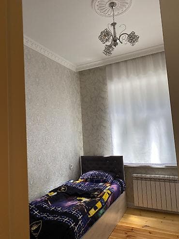 Ramanada əsas yoldan 70 m aralı yerləşən mülkiyyət satılır: 4 otaq — 3