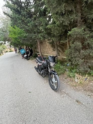 qar zinciri: Motosklet alqı satqı sənədi var. Motorun heçbir problemi yoxdur. Otur — 1