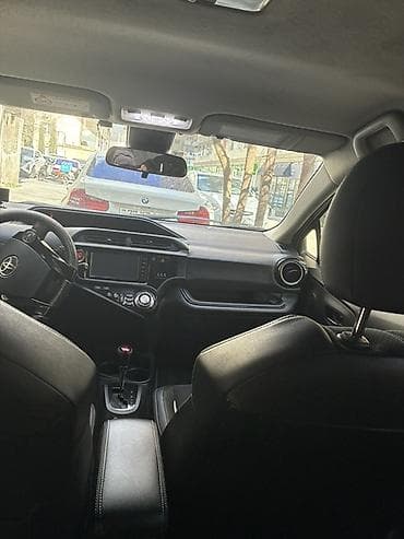 belarus 1221 satisi: Toyota Aqua hibrid hetçbek Maşın bakıdadı real alıcıya cuzi endirim — 8
