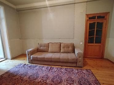 gencede ev: Məhəmmədi dairəsi Arraz marketin yanında3/1 mərtəbəsində 2 otaqlı ev — 8