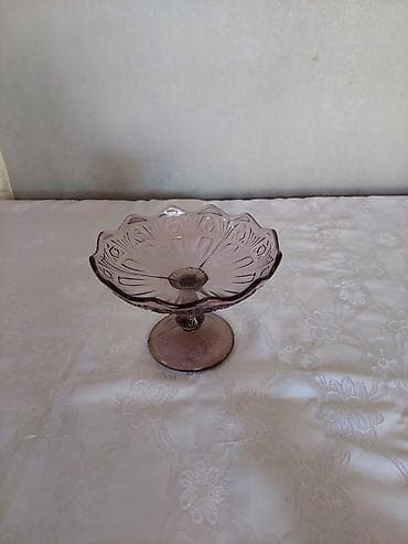 İki yerde cızığı var sadece(gözle görünmeyecek qederdir)Bənövşəyi