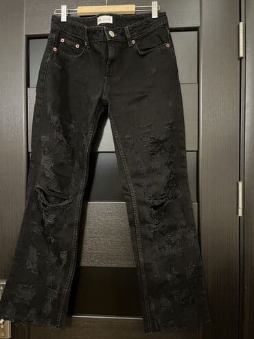 guləş geyimi: Zara, yırtıq detallı cins şalvar Dizlərdə və digər yerlərdə yırtıqlar — 1