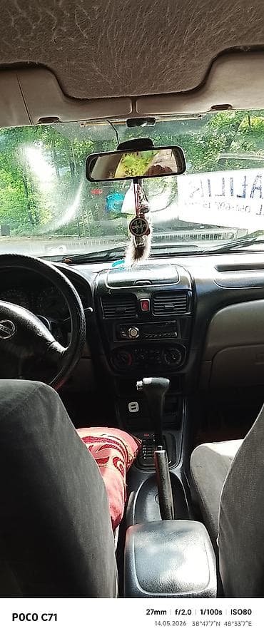 Nissan Sunny sedan - Kuzov: 4 qapılı sedan, mavi rəng - Mühərrik — 3