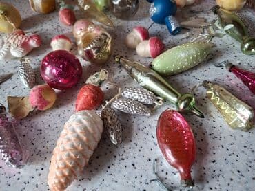 yeni il ucun qapi bezekleri: SSSRın şüşədən yolka oyuncaqları dəsti. Ayrı-ayrıda satılır. 30 ədəd — 4