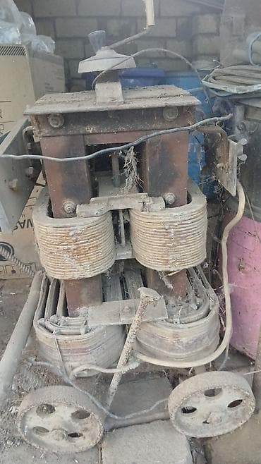 kreditle drel: Ağır tip qaynaq transformatoru - Mexaniki idarəetmə sapı olan köhnə — 2