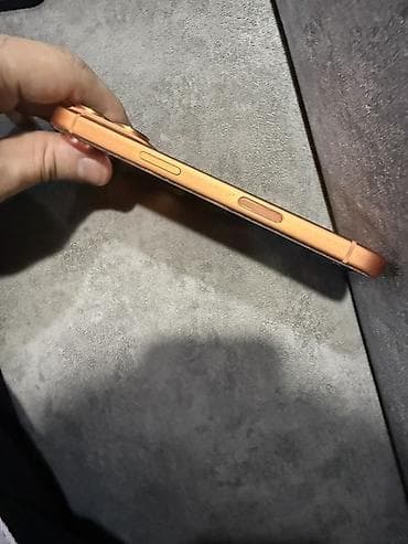 ipad qelemi: IPhone 17 Pro, 256 GB, Qızılı, Face ID — 6