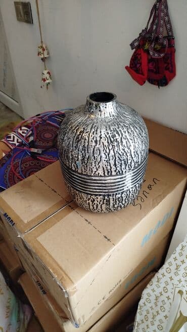 lale gülü: Bir vaza — 3