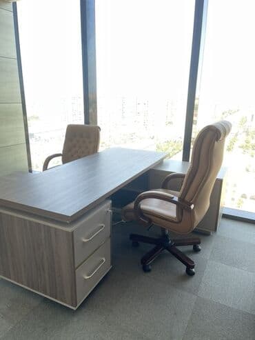 ofis oturacagı: Ofis üçün nəzərdə tutulmuş bu dəstə iş masası, qonaq masası və üç ofis — 3