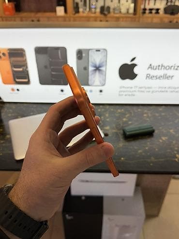 iphon 7 plus: IPhone 17 Pro Max, 512 GB — 6