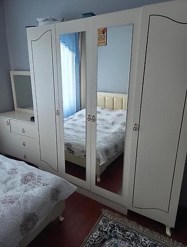 ag mebel destleri: Yataq otağı mebel dəsti Tərkibi: - 3 qapılı, iki ön aynalı böyük — 4