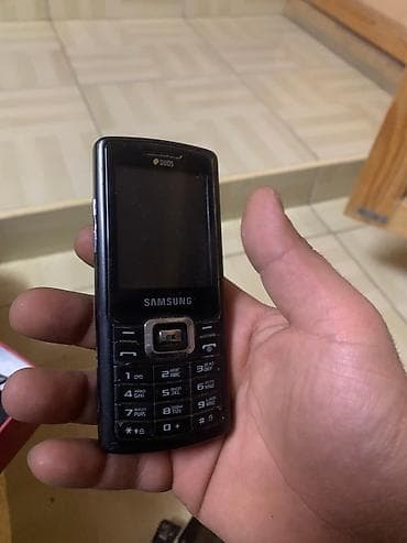 Samsung B520, rəng - Qara, Düyməli