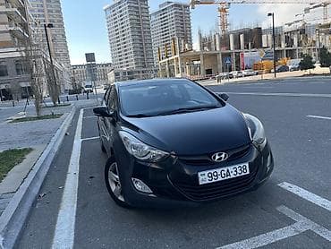 Hyundai Elantra sedan – qara rəng, AZ nömrə nişanı 99-GA-338