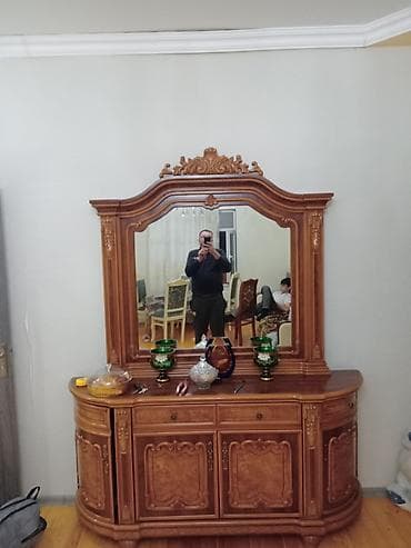 berber guzgu: Klassik üslubda qonaq otağı üçün mebel dəsti - Vitrin: Yuxarı hissəsi — 2