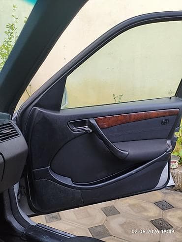 07 şəkili: Mercedes-Benz C-Class: 2.2 l | 1999 il Sedan — 6