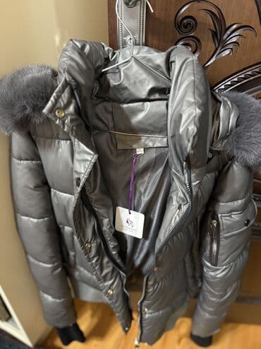 ağ kurtka: Yenidir M razmer — 2