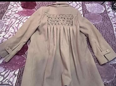 Bej rəngli qadın plaş/palto - Klasik dizayn, düz kəsim, ön hissədə 4 — 2