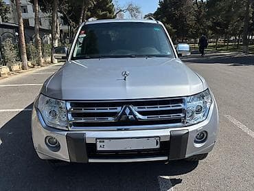 Mitsubishi Pajero: 3.5 l | 2011 il 236000 km Ofrouder/SUV