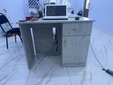 Офисные, игровые кресла: Qiymət 1 ədədə aiddir 
Masa və stul
6 ədəddir — 2