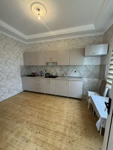 çiçək qəsəbəsi: 4 otaqlı, 100 kv. m, Orta təmir — 5