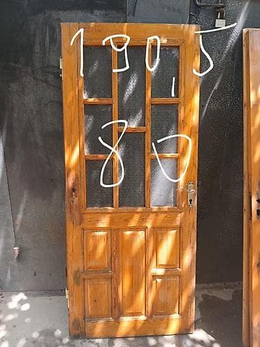 pendir: Məhsul: Şüşəli ağac qapılar 3 alana 1i pulsuz Təsvir: - Material — 4