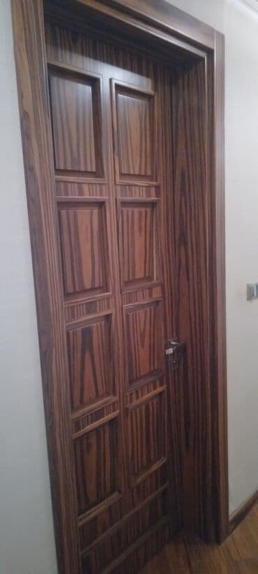 Taxta iç qapılar – dekorativ şpon örtüklü model - Material: təbii