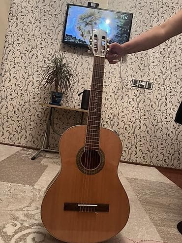 Klassik gitaralar: Klassik gitara, Kawai, Yeni — 1