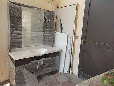 divar skaflari: Bərbər moykası – lavabo masası və böyük güzgülü asma dolab - Üst — 1