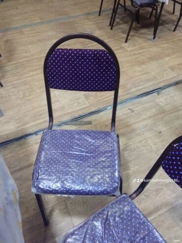 ikinci el tek yataq: Metal karkaslı, yumru arxalı stul. - Rəng: tünd bənövşəyi parça, xırda — 1