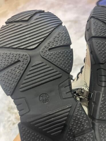 детская обувь сапожки: Uşaq üçün qara-ağ rəngli dərimsi materialdan yüksək boğazlı botlar — 5