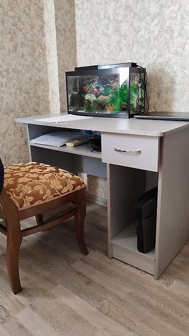 Düz masa, Polkalı, Siyirməli, Sadə laminat — 1