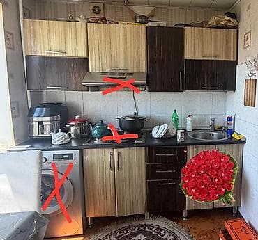 metbee: Kuxna mebeli ölçü bilinmir texmini 2.20-2.30 olar.Üzerinde tek moyka — 1