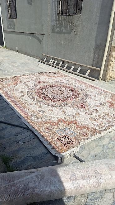 ıran peci ikinci el: İpək naxışlı klassik xalça - Növ: Keyfiyyətli iran xalçasıdır.Ölçü — 2