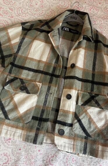 Baş geyimləri: ZARA qadın jaketi - Model: qısa kəsimli, düyməli üst geyim (shacket — 2