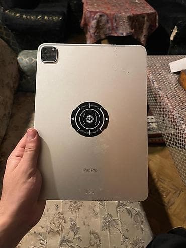 iphone 14 pro silver: Apple İpad PRO M2 Xüsusiyyətlər: - Arxa hissədə “iPad Pro” — 3