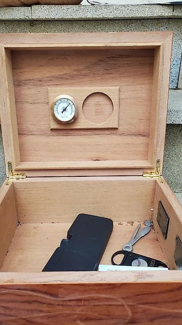 tank 3 pro max: Siqar humidoru – dekorativ qapaqlı taxta qutu - Material: daxili — 2