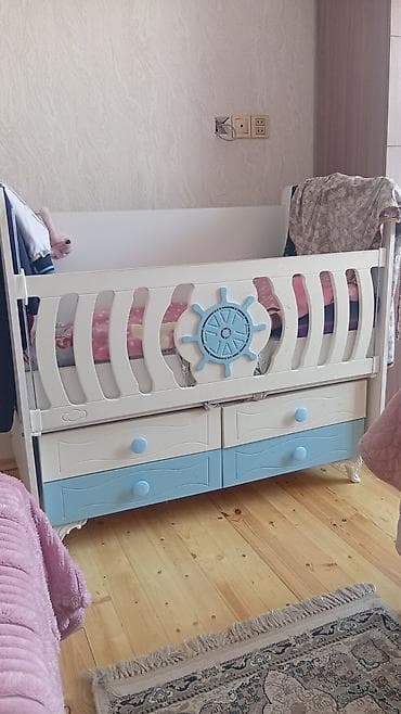 tula: Oğlan və qız üçün, Dördbucaq, Beşik, Dəstsiz, Matras ilə, Yellənmə mexanizmsiz — 1