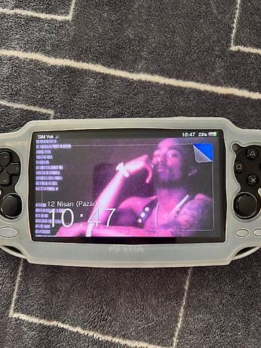 oyun notebookları: PSP Vita Hec problemi yoxdur 8 gb yaddaş 1000 Oyunlar var kabro — 2