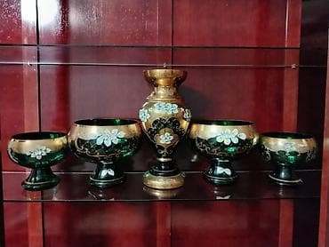 Böhöm şüşə dekor dəsti – 5 hissə Təsvir: - Rəng: zümrüd-yaşıl şüşə