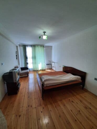 Razin Akkorda 20 mertebeli binanın 17-ci mərtəbəsində yerləşən ümumi — 3