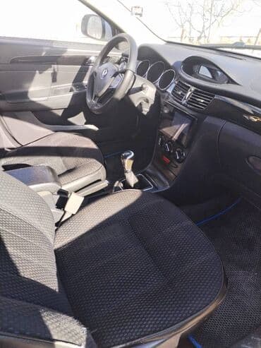 Kabrolar: Dongfeng S30: 1.6 l | 2014 il 400 km Sedan — 4