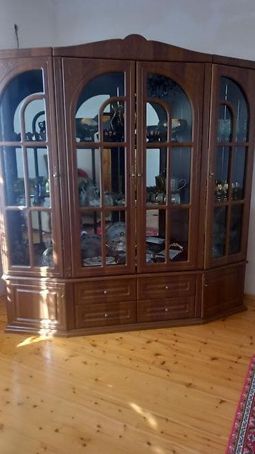 Digər biznes avadanlığı: Şüşəli dolab vitrini — 1