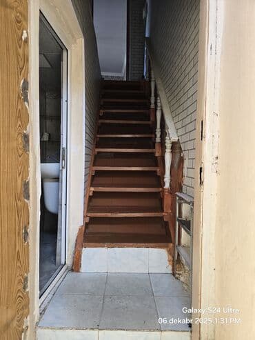 8 mkr kohne tikili: Kiraye veririlir 2ci mertebe 2 otaq - Girişdə qapalı eyvan/hol və — 1