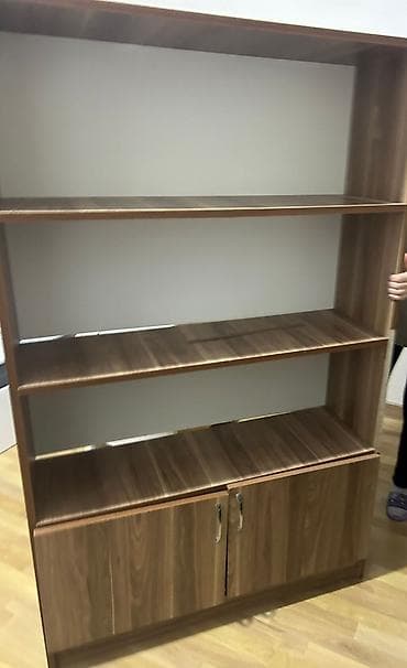 İşlənmiş, Kitab rəfi, Düz