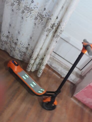 uşaq üçün cırıq cinslər: Uşaq skuterı - Rəng: narıncı-qara, boz rezin sükan tutacaqları - — 9